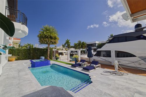 3368 Ne 169th St, North Miami Beach, FL, 33160-3068 | Card Image