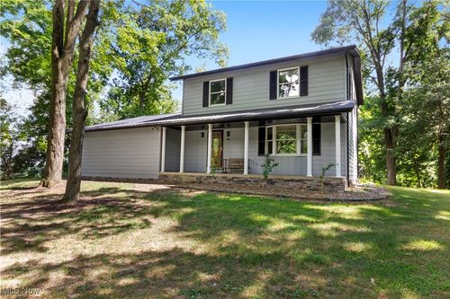 9426 Lawndell Rd Sw, Navarre, OH, 44662-9449 | Card Image