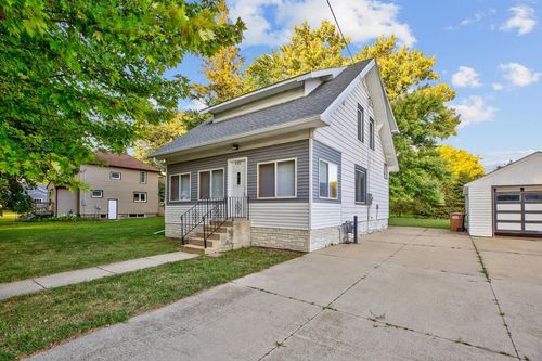 405 4th Ave, Freeborn, MN, 56032-2211 | Card Image