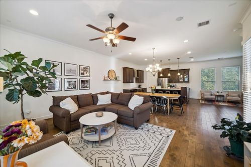 1165 Beasley Hills Ln, Houston, TX, 77008-1495 | Card Image