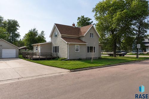 401 W Washington Ave, Howard, SD, 57349-8722 | Card Image
