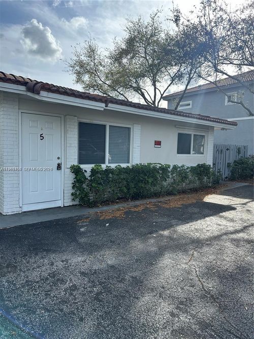 8704 Nw 38th Dr, Coral Springs, FL, 33065-4542 | Card Image