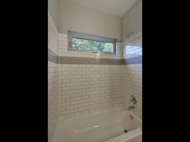 APT-303 - 2822 Rio Grande St, Condo with 3 bedrooms, 2 bathrooms and 2 parking in Austin TX | Image 16