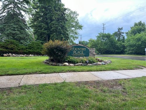 41781 Onaway Dr, Northville, MI, 48167-2411 | Card Image