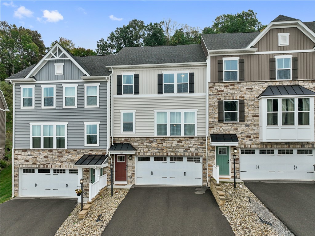 Moyer Hill Dr, Cranberry Township, PA 16066
