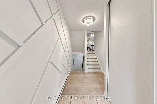 146-311 Milestone Cres, Aurora, ON, L4G3M2 | Card Image