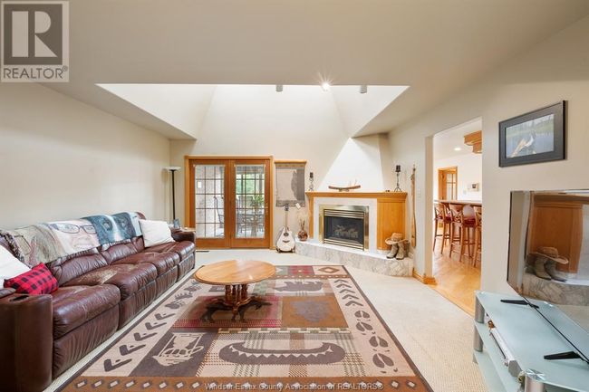 5569 Concession Rd 5 N, House other with 6 bedrooms, 3 bathrooms and null parking in Amherstburg ON | Image 13