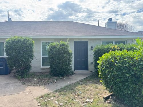 2208 Madrid Ct, Dwg, TX, 76013-5830 | Card Image