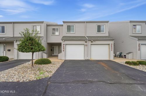 2534 Village Dr, Toledo, OH, 43614-4750 | Card Image