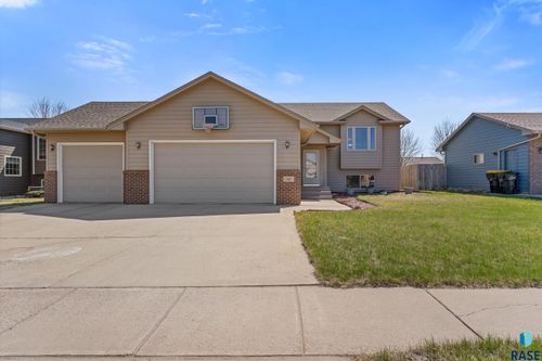 7005 W 65th St, Sioux Falls, SD, 57106-8845 | Card Image