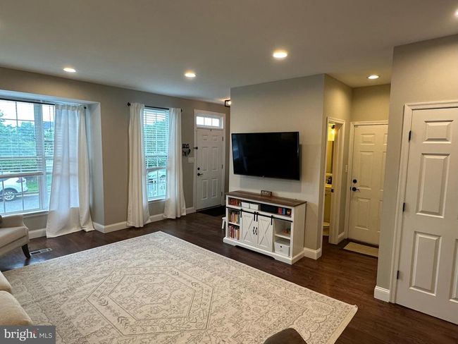 44308 Silkworth Ter, Townhouse with 3 bedrooms, 4 bathrooms and null parking in ASHBURN VA | Image 8