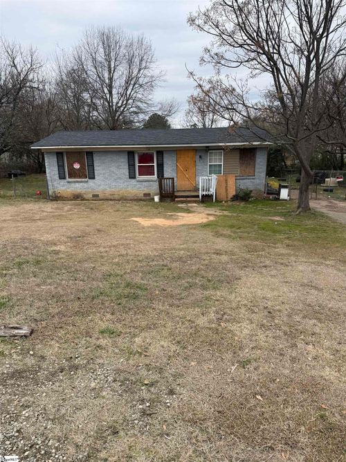 10 Julian Bond Ln, spartanburg, SC, 29307-4106 | Card Image