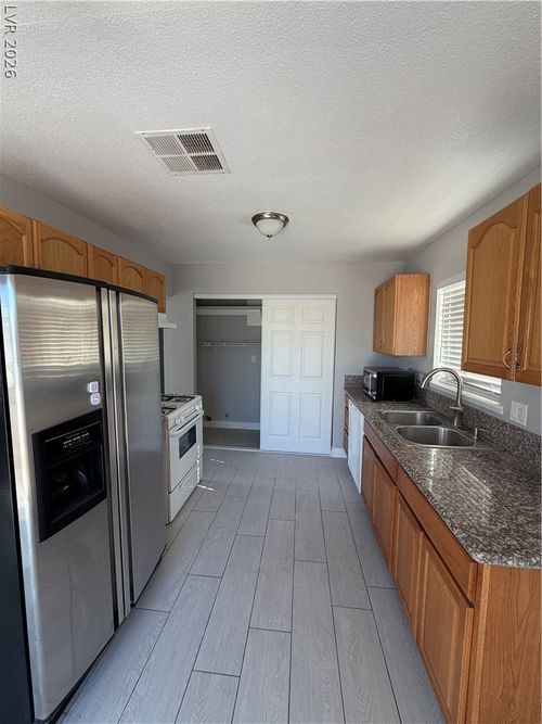 1829 W Cartier Ave, North Las Vegas, NV, 89032 | Card Image