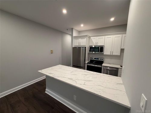 2k-100 Clarewood Drive, Greenburgh, NY, 10706 | Card Image