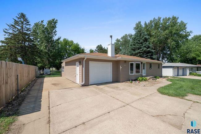 2013 E Sylvan Cir, House other with 4 bedrooms, 2 bathrooms and null parking in Brandon SD | Image 52