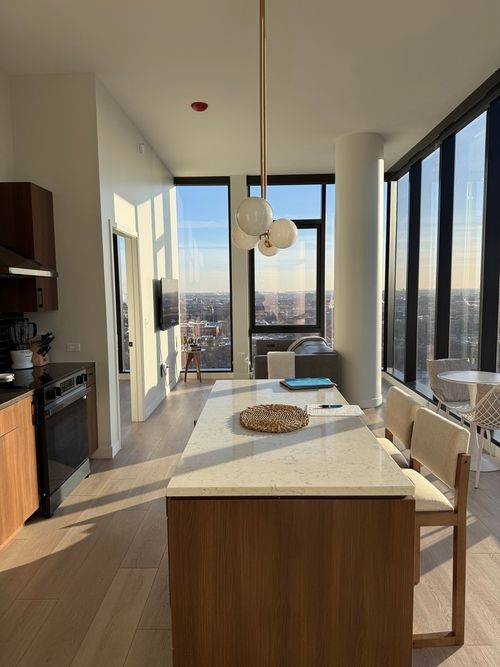 2002-1101 W Van Buren Street, Chicago, IL, 60607 | Card Image