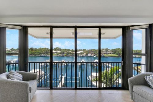 8-543 Bay Colony Dr N, Juno Beach, FL, 33408-2151 | Card Image