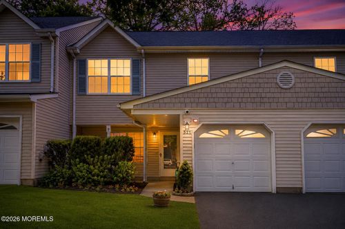 521 Woodbine Ln, Lakewood, NJ, 08701-5877 | Card Image