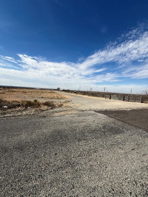 11206 Longshore Dr, Big Spring, TX, 79720-7957 | Card Image