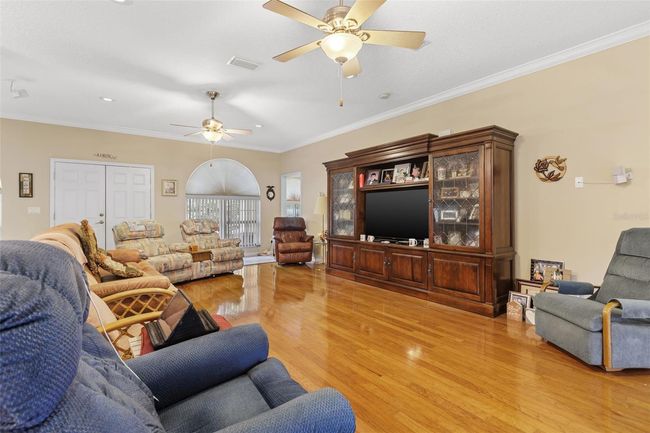 Family Room | Image 22