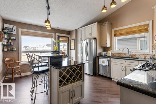 17 Donald Pl, St Albert, AB, T8N6H3 | Card Image