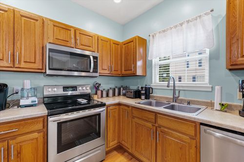 3004 Countrybend Ln, Champaign, IL, 61822-6167 | Card Image