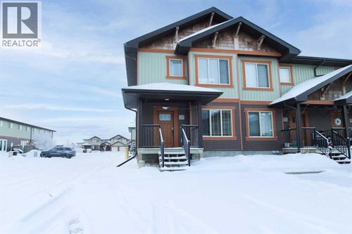 2-4118 41 Ave, Lloydminster, SK, S9V2J8 | Card Image