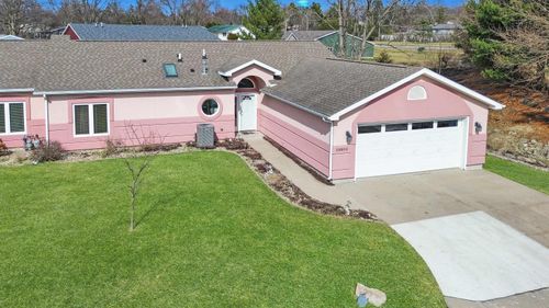 apt-b-1809 W 18th St, Cedar Falls, IA, 50613-7148 | Card Image