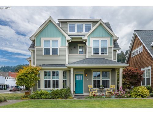 2880 Log Bronc Way, Astoria, OR, 97103-3313 | Card Image