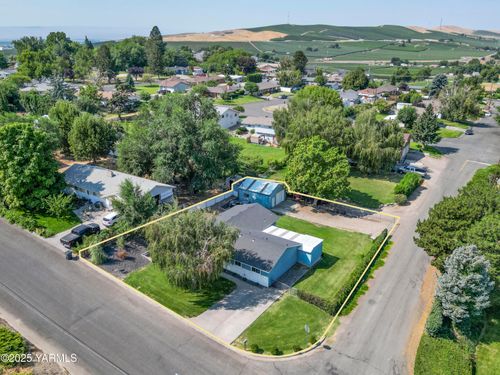 1005 Taylor St, Sunnyside, WA, 98944-1729 | Card Image