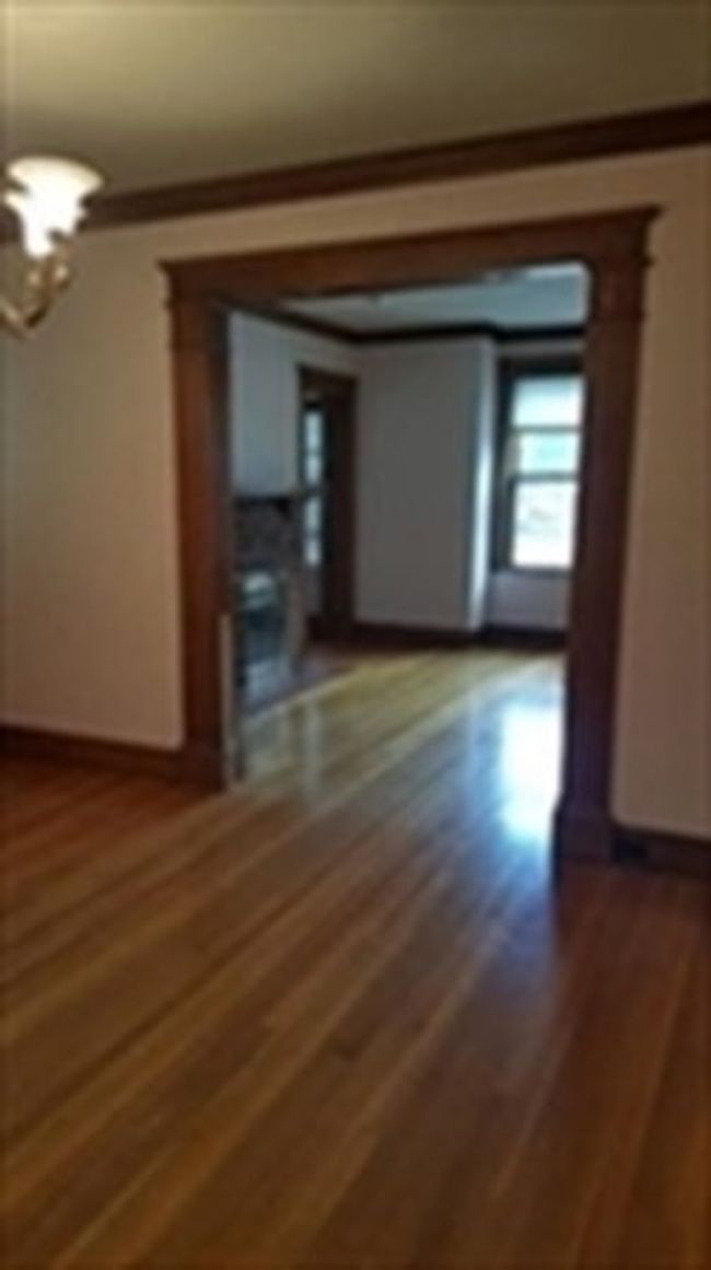 2 - 114 Lake St, Condo with 3 bedrooms, 1 bathrooms and 2 parking in Arlington MA | Image 5