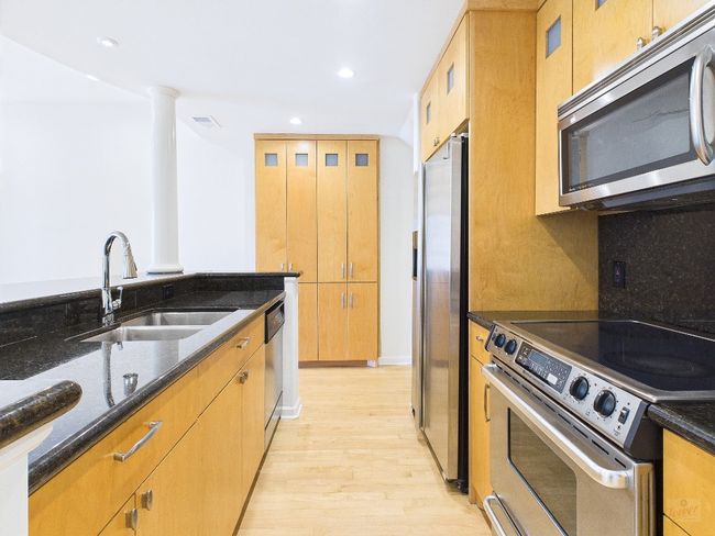 APT-222 - 1501 Barton Springs Rd, Condo with 3 bedrooms, 3 bathrooms and 3 parking in Austin TX | Image 9