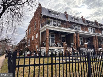 1717 C Street Ne, Home with 4 bedrooms, 2 bathrooms and null parking in WASHINGTON DC | Image 2