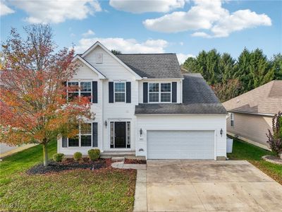 View of front of property featuring a front yard | Image 2