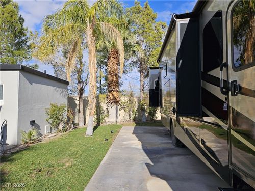 256-8175 Arville St, Las Vegas, NV, 89139-7111 | Card Image