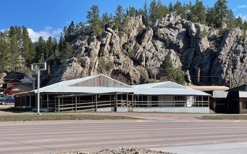 715 Mount Rushmore Rd, Custer, SD, 57730-1638 | Card Image