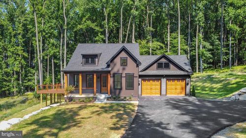 1401 Shannon Dr S, GREENCASTLE, PA, 17225-8611 | Card Image