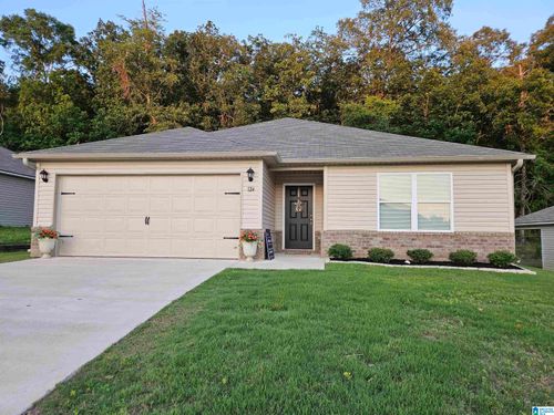 124 Tiffany Ln, LINCOLN, AL, 35096-1204 | Card Image