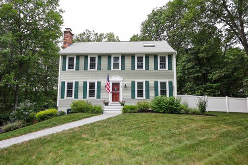 20 Paul Ave, Derry, NH, 03038-3803 | Card Image