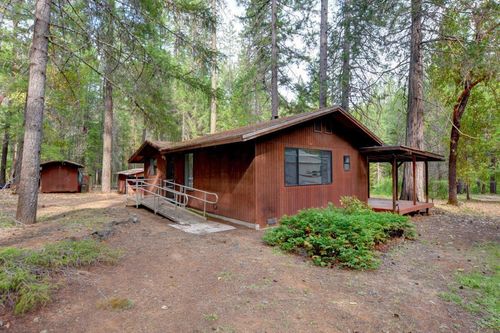 4560 Pleasant Creek Rd, Rogue River, OR, 97537-4747 | Card Image