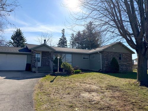 1106 Locust Rd, Decorah, IA, 52101-1143 | Card Image