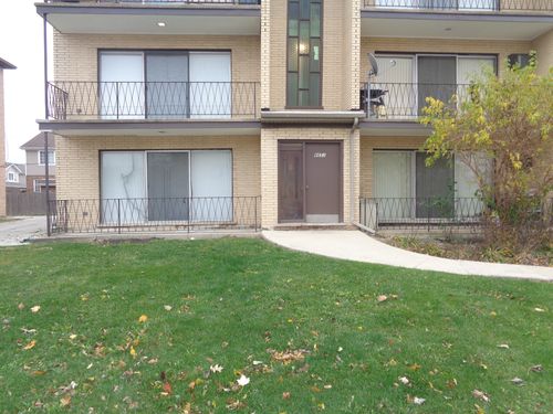 1n-8651 W 82nd Avenue, Hickory Hills, IL, 60457 | Card Image