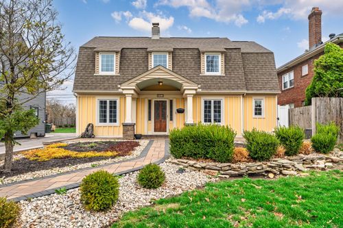 652 Eastmoor Blvd, Columbus, OH, 43209-2253 | Card Image