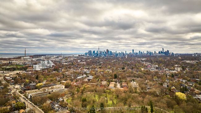 233 Kingston Rd, Home with 3 bedrooms, 3 bathrooms and 2 parking in Toronto ON | Image 38