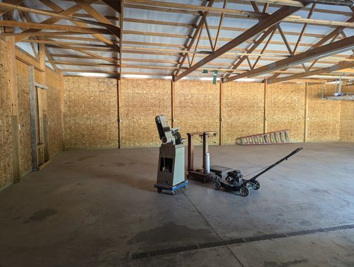 204 Main St, Foosland, IL, 61845-9404 | Card Image