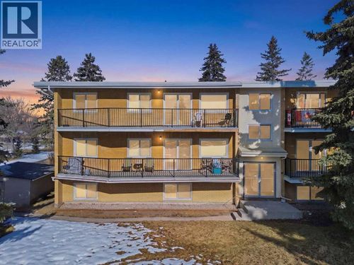 3103 Blakiston Dr Nw, Calgary, AB, T2L1L7 | Card Image