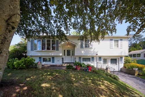 12 Dwyer Ln, Wappingers Falls, NY, 12590-4806 | Card Image