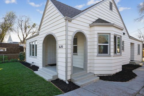 1620 E Harding Way, Stockton, CA, 95205-3705 | Card Image