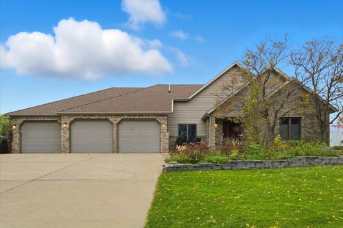 410 Sundown Dr, Avon, MN, 56310-9566 | Card Image