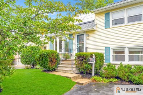 12 Cleveland Ave, East Brunswick, NJ, 08816-4745 | Card Image